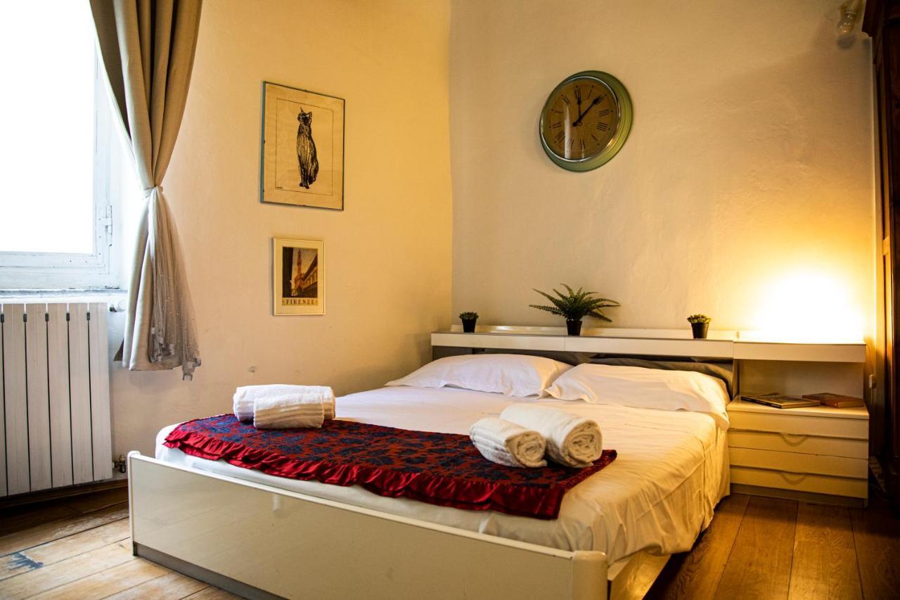Studio In Tornabuoni Within A Renaissance Building Apartman Firenze Kültér fotó