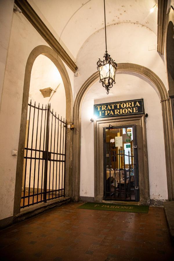 Studio In Tornabuoni Within A Renaissance Building Apartman Firenze Kültér fotó